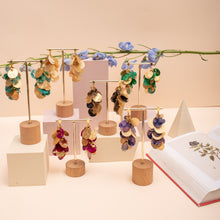 Cargar imagen en el visor de la galería, Arete racimo corto