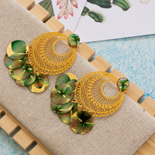 Cargar imagen en el visor de la galería, Arete herraje troquelado circular