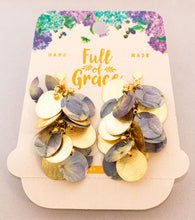 Cargar imagen en el visor de la galería, Arete racimo corto