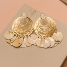 Cargar imagen en el visor de la galería, Arete herraje troquelado circular