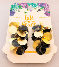 Cargar imagen en el visor de la galería, Arete racimo corto