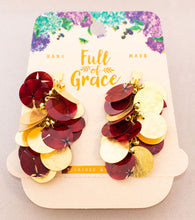 Cargar imagen en el visor de la galería, Aretes con flores naturales. Producto 100% hecho a mano. Una joya de la flora colombiana.