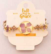 Cargar imagen en el visor de la galería, Pulseras con flores naturales. Producto 100% hecho a mano. Una joya de la flora colombiana.