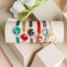 Cargar imagen en el visor de la galería, Pulsera en resina con caja, tejido Miyuki
