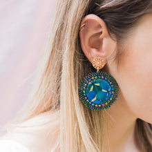 Cargar imagen en el visor de la galería, Arete circular tejido grande

