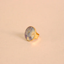 Load image into Gallery viewer, Anillos con flores naturales. Producto 100% hecho a mano. Una joya de la flora colombiana.
