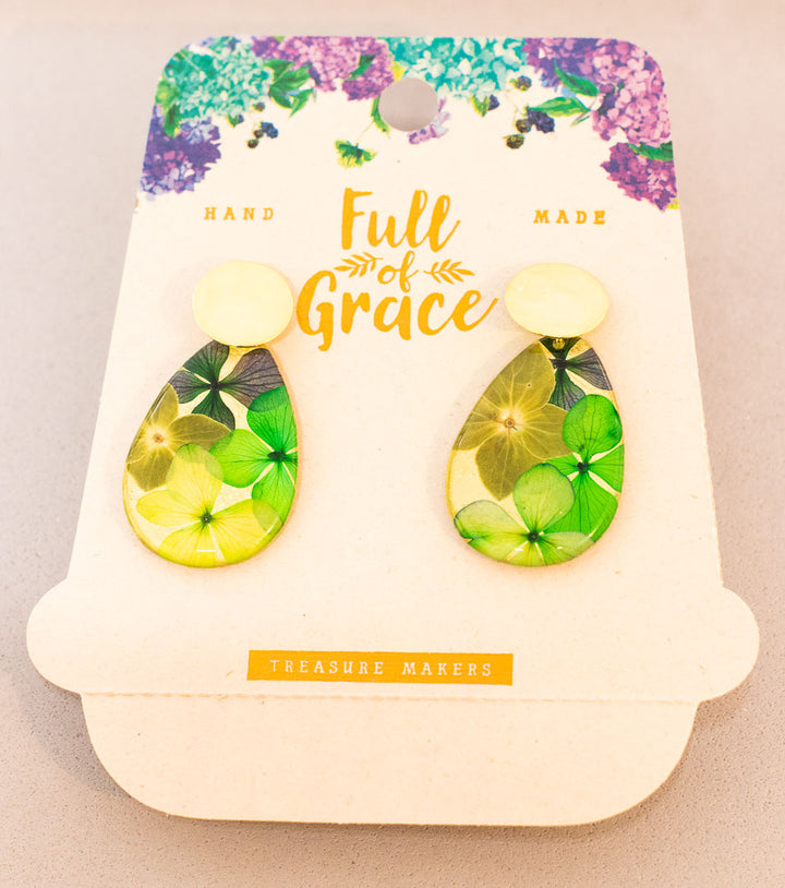 Aretes con flores naturales. Producto 100% hecho a mano. Una joya de la flora colombiana.