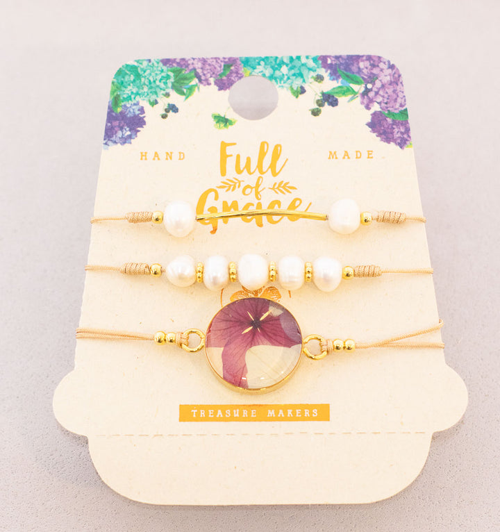 Pulseras con flores naturales. Producto 100% hecho a mano. Una joya de la flora colombiana.