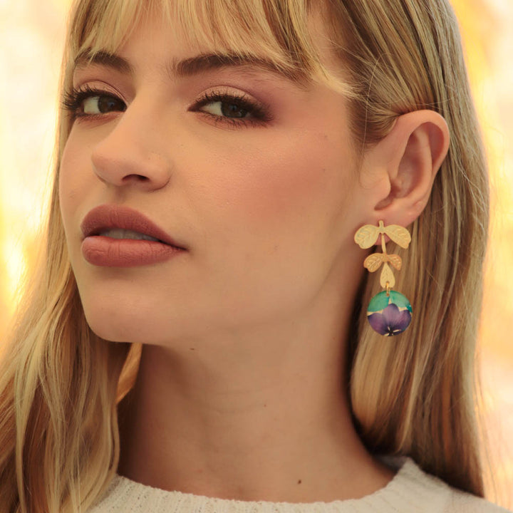 Aretes con flores naturales. Producto 100% hecho a mano. Una joya de la flora colombiana.