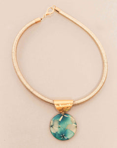 Collar hilos metalizados