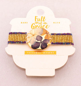 Pulseras con flores naturales. Producto 100% hecho a mano. Una joya de la flora colombiana.